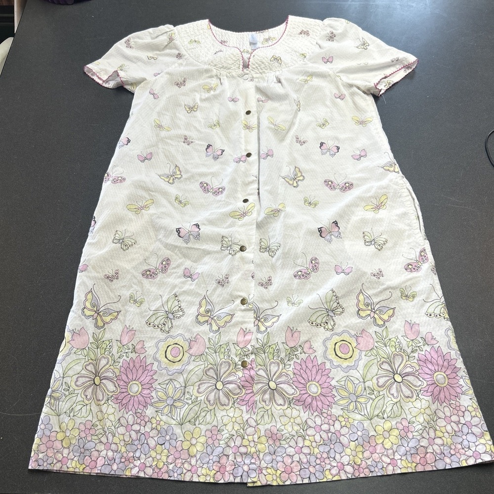 Ladies Full Button Up House Coat Lightweight Flower Butterfly Cottage Core M